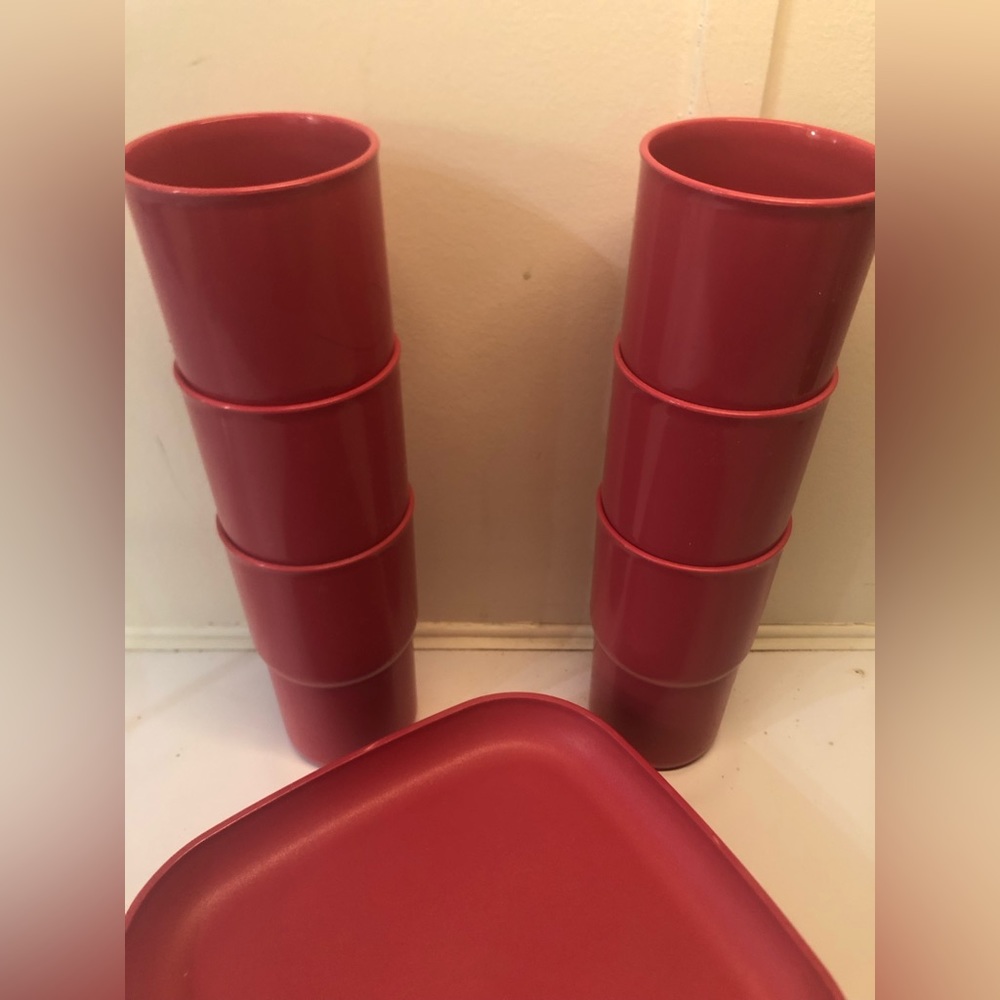 Tupperware Vintage set of  6 Cups and 6 Plates Mauve Color - Picture 2 of 4